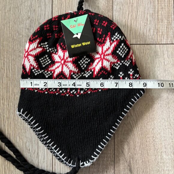 NWT Kids Black and Red Snowflake Fleece Lined Peruvian Beanie with Ear Flaps - Picture 7 of 9